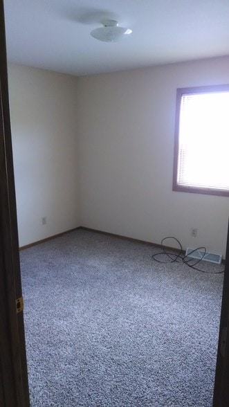 Building Photo - 5750 Jefferson Rd