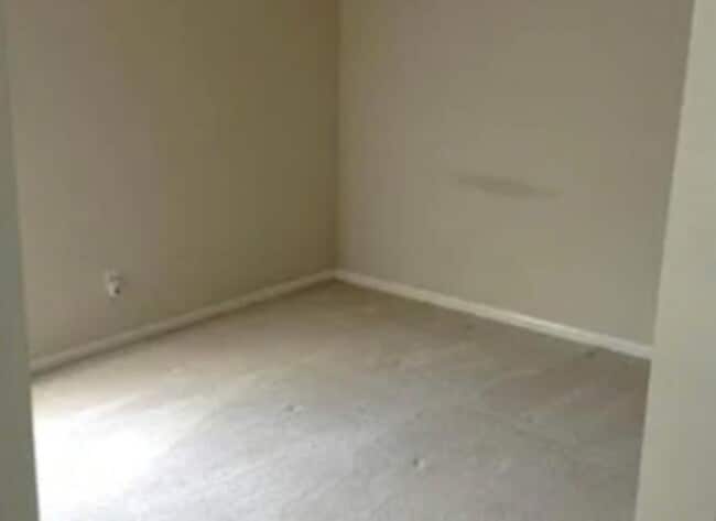 Building Photo - 811 Shadow Creek Blvd