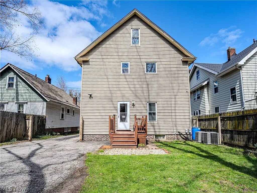 Building Photo - 10105 Baltic Rd