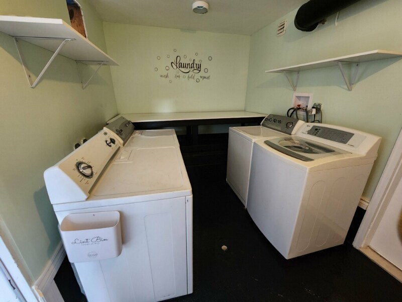 Building Photo - 1639 W 38th Pl