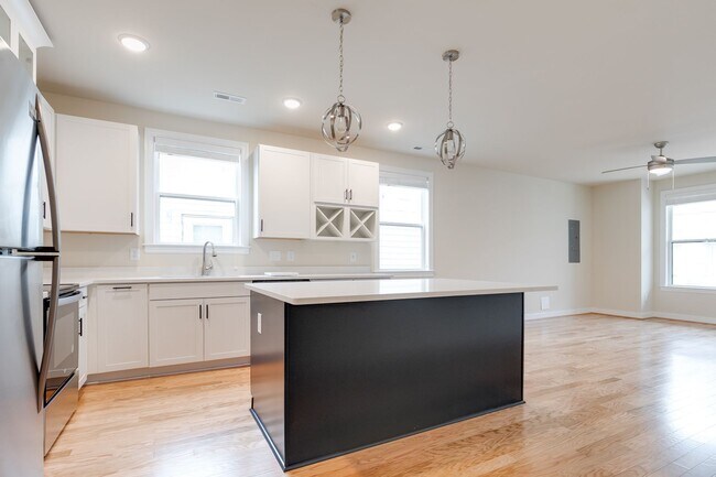 Building Photo - 1206 N 30th St