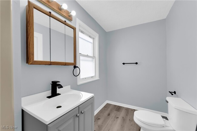 Building Photo - 239 E 214th St