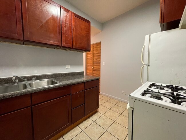 Building Photo - 1160 N Harding Ave