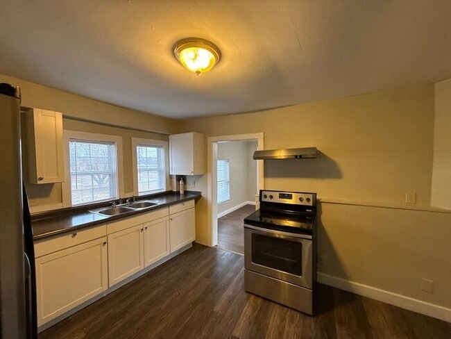 Building Photo - Duplex - Salisbury