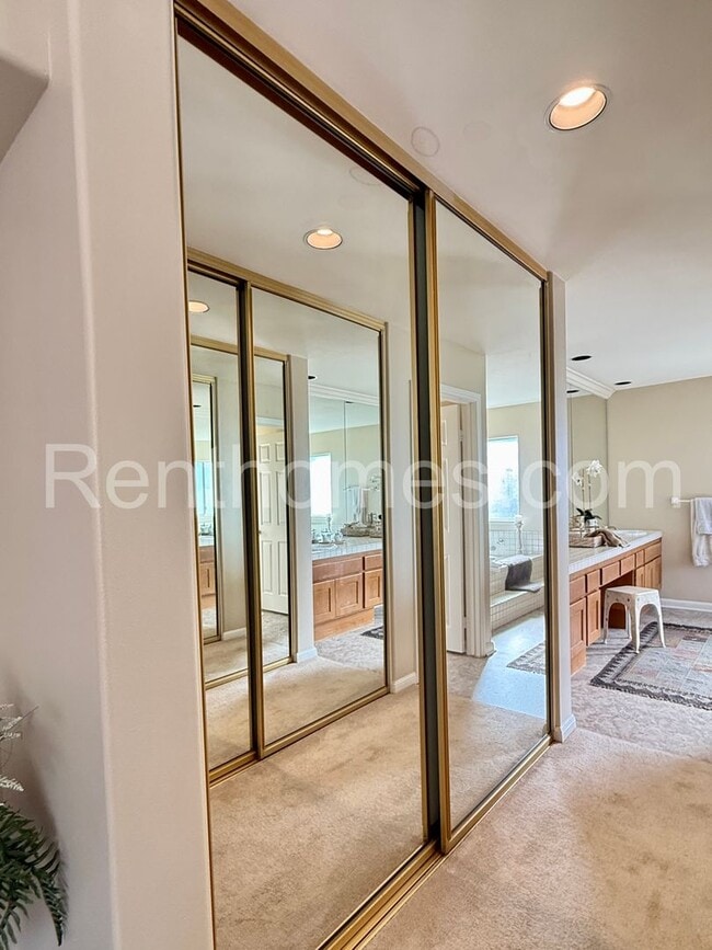 Building Photo - 12613 Crest Knolls Ct