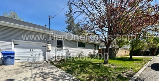 Building Photo - This property offers a NO DEPOSIT option available for qualified renters!