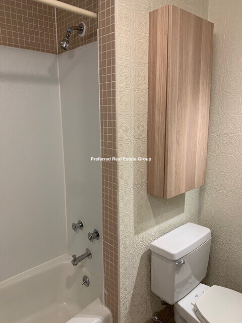 Building Photo - 330 Newton St