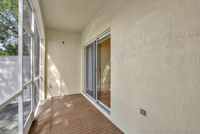 Building Photo - 6527 Catalina Ln