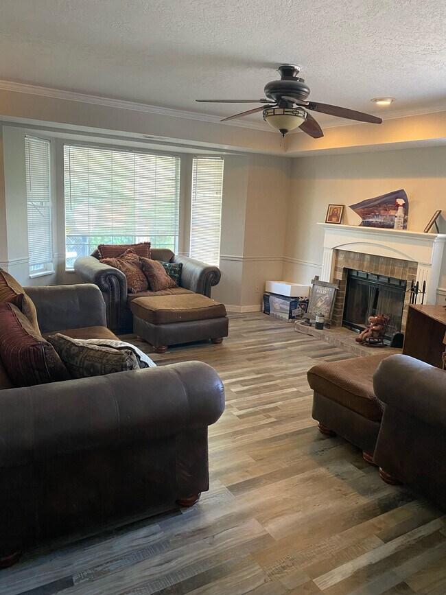 Building Photo - 240 E 2230 N