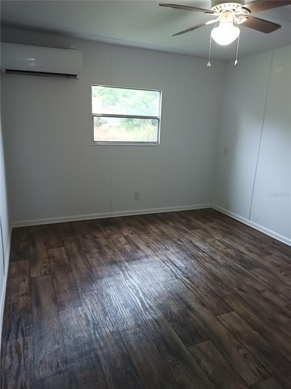 Building Photo - 3366 Maple Ln