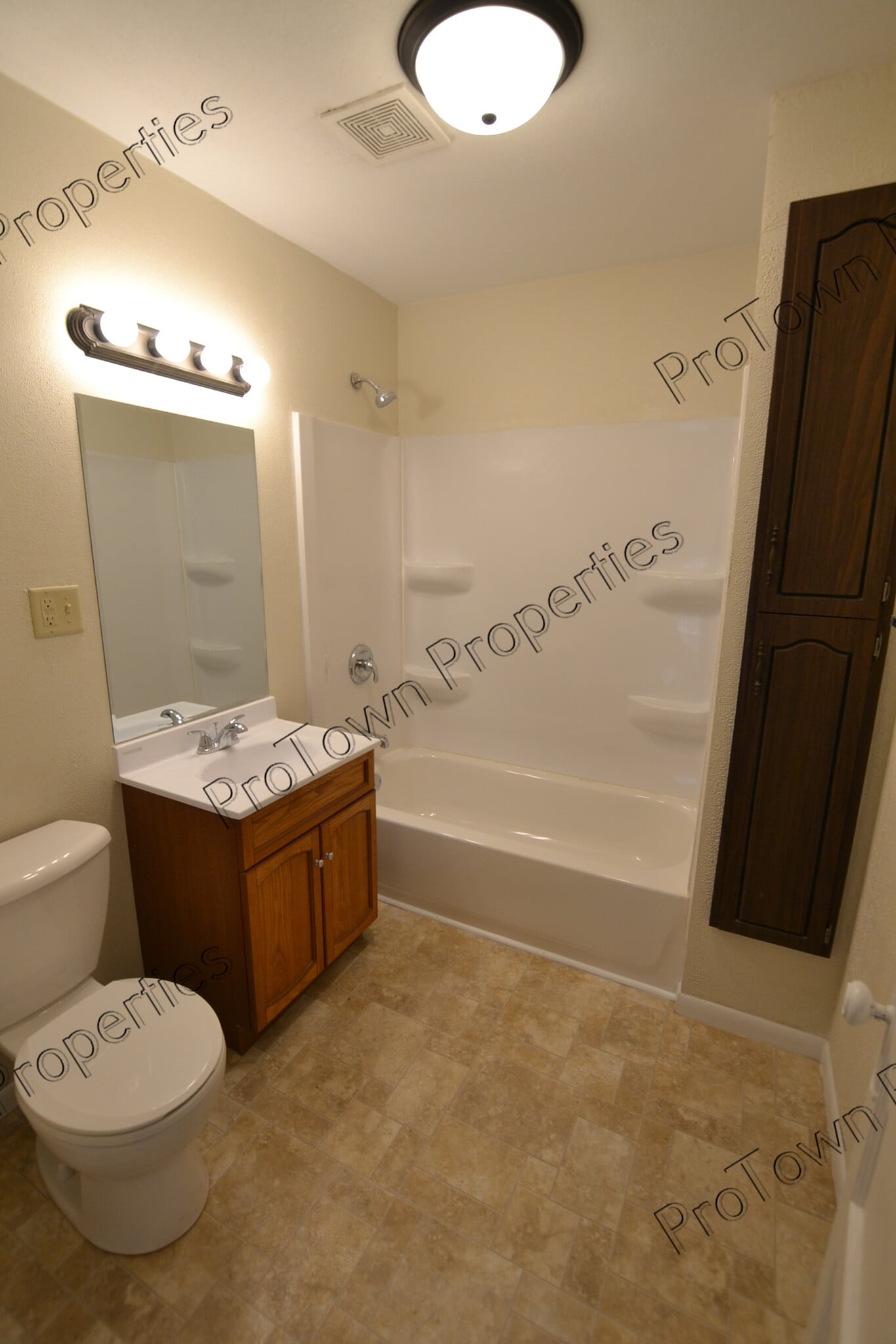 Building Photo - 505 Park Dr