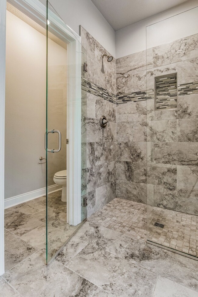 Building Photo - This beautifully maintained 3-bedroom, 2-bathroom residence offers the perfect blend of comfort, ...