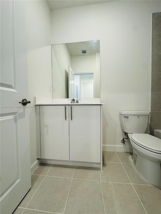 Building Photo - 243 NW 11th Ct