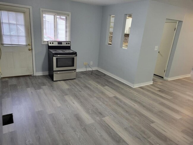 Building Photo - 2101 S Smithville Rd