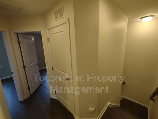 Building Photo - 4073 Zilker Park Dr