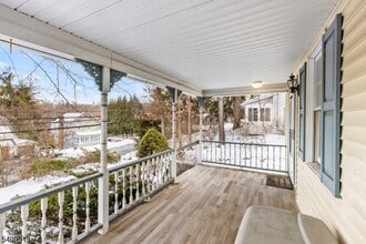 Building Photo - 147 Millbrook Ave