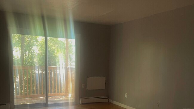 Building Photo - 1051 Old Colony Rd