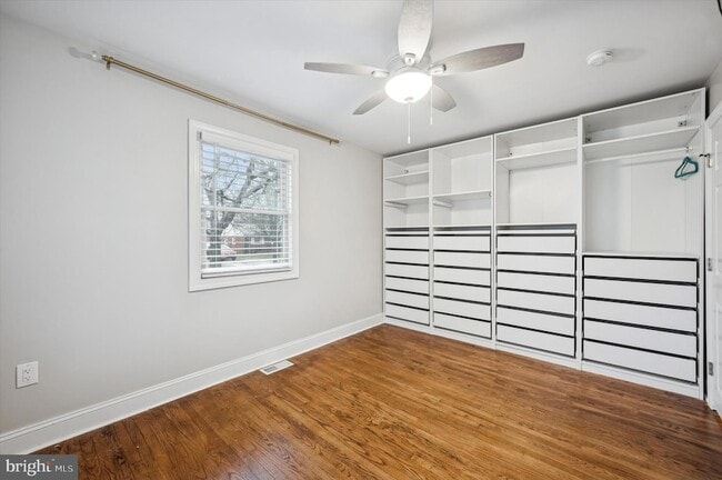 Building Photo - 607 Jackson Ave