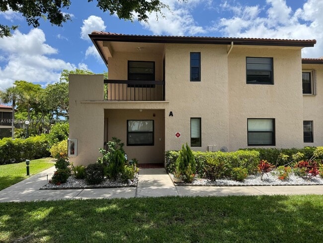 Primary Photo - 9293 Vista Del Lago