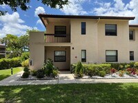 Building Photo - 9293 Vista Del Lago