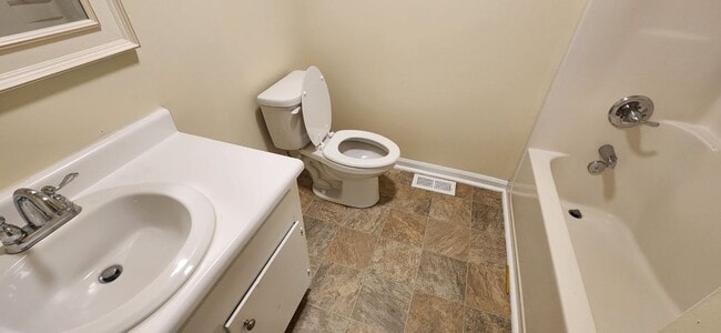 Building Photo - 125 Grange Dr