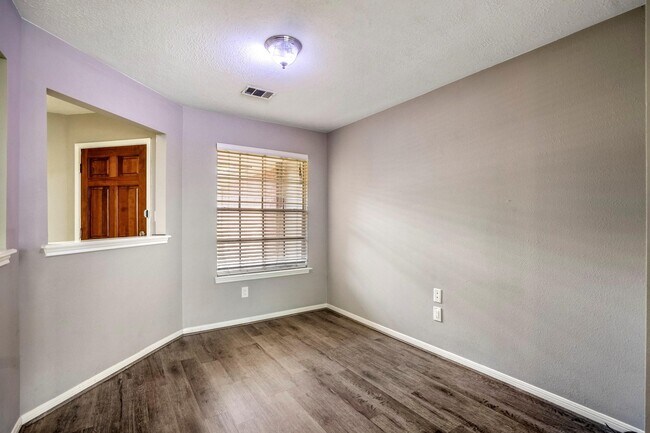 Building Photo - 5211 Roserock Ln