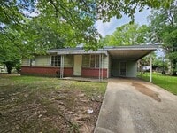 Building Photo - Nice Home with Fenced Yard