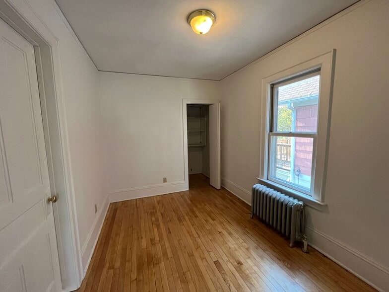 Building Photo - 3040 N Fratney St