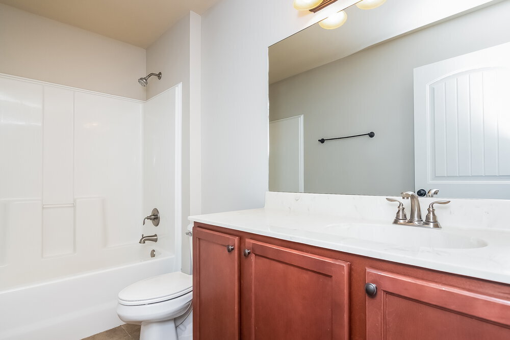 Building Photo - 2851 S Hartland