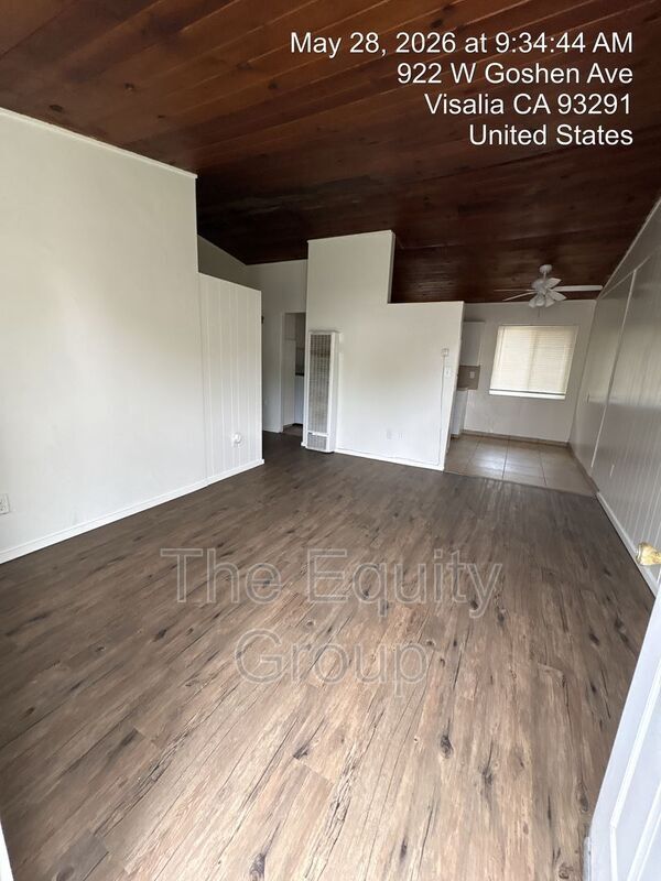 Building Photo - 922 W Goshen Ave