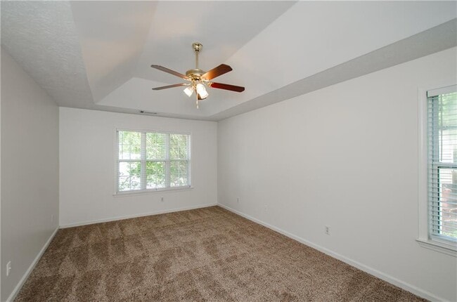 Building Photo - 3390 Northcliff Dr