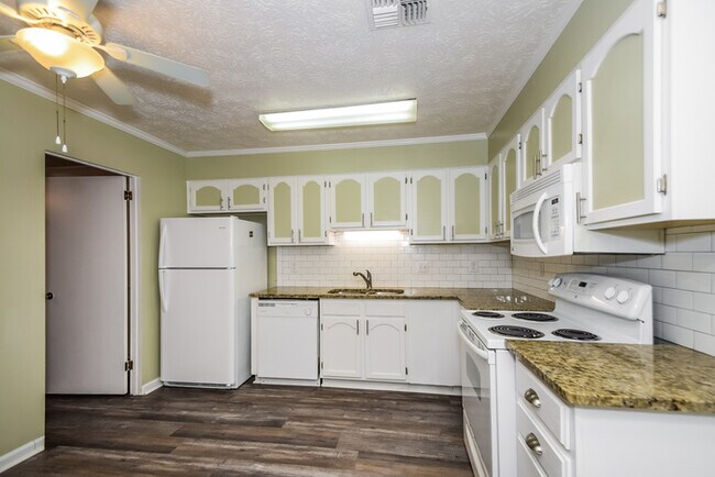 Building Photo - 623 Marlyn Dr