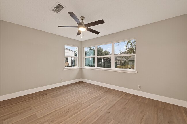 Building Photo - 5833 Southlea St
