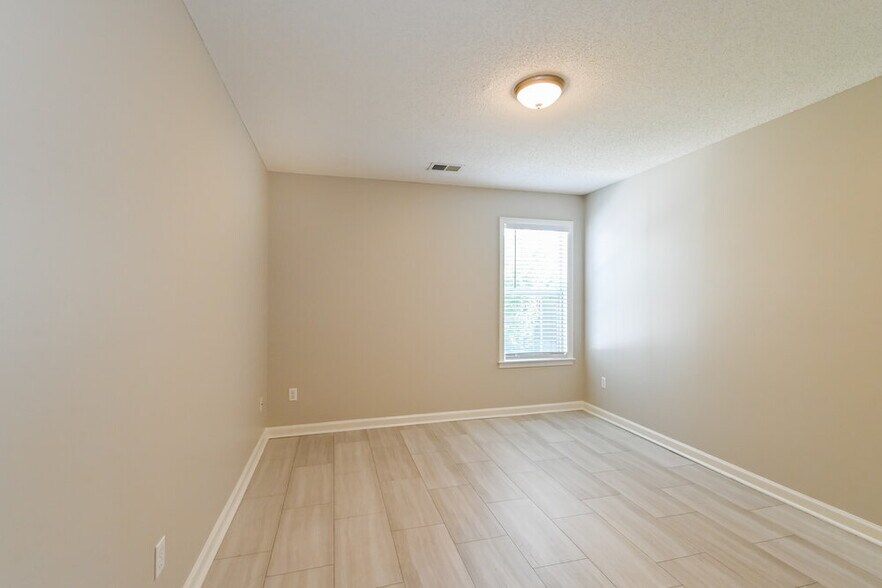 Building Photo - 70 Desoto Ave