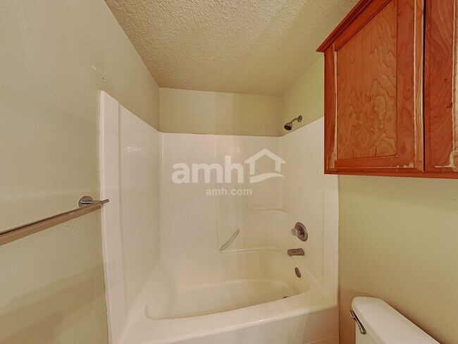 Building Photo - 34607 Rocky Ct