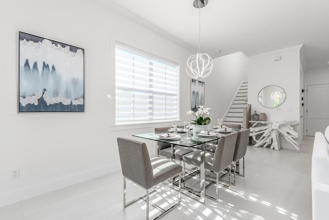 Building Photo - 4674 SE Manatee Way