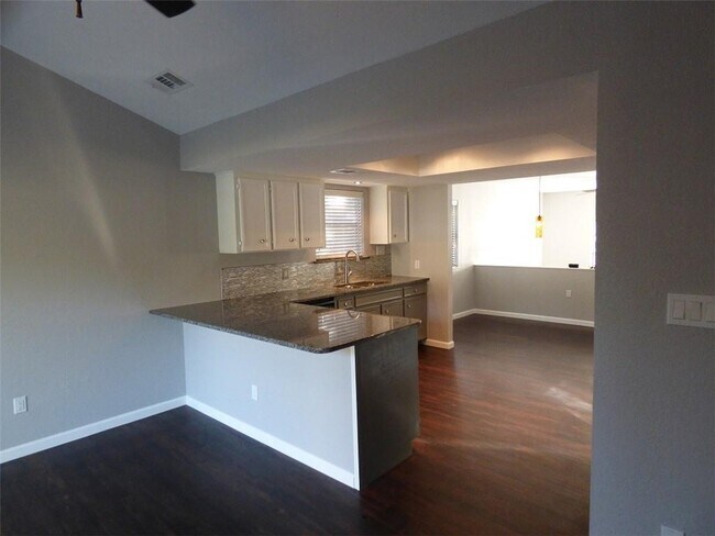 Building Photo - 6107 La Mesa St