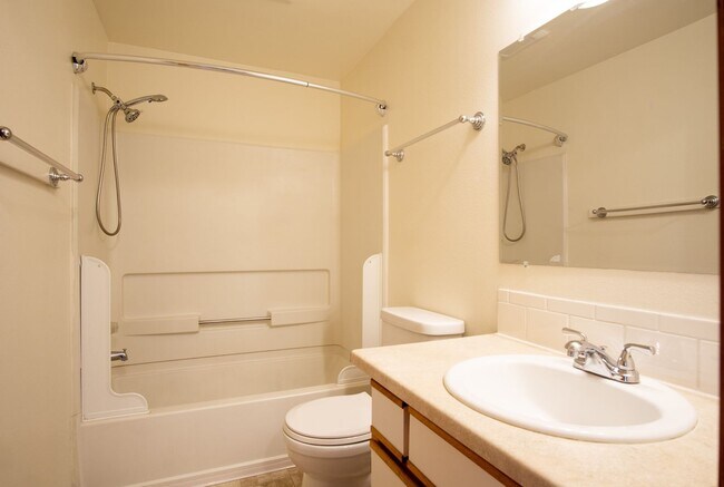 Building Photo - FREE RENT! Updated Townhouse w Garage, Patio, DW, WD + FIREPLACE!!