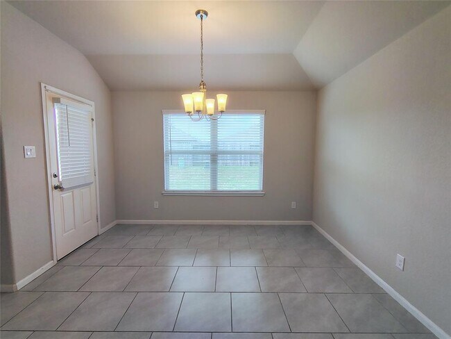 Building Photo - 18315 Pin Oak Lake Dr