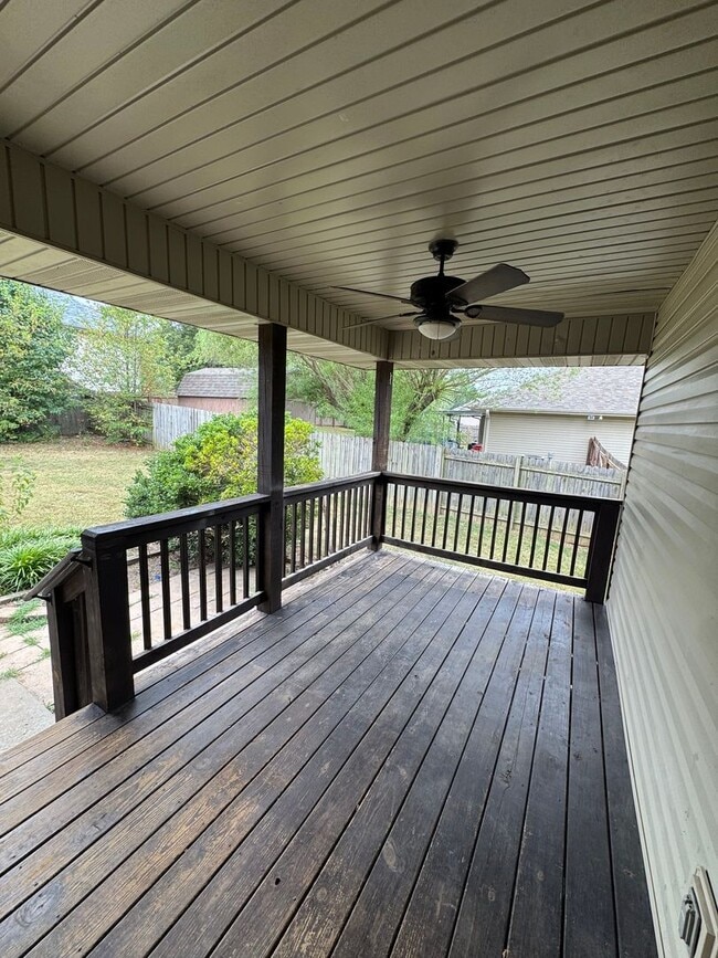 Building Photo - Gorgeous 3 Bedroom, 2 Bathroom Home in Nixa!
