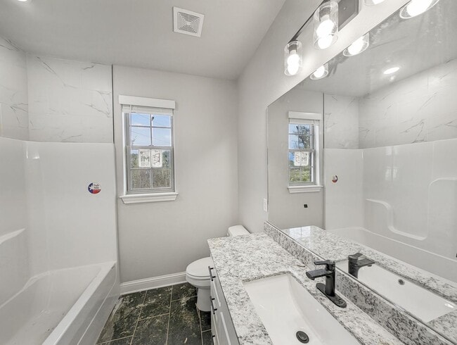 Building Photo - 257 Vicks Cir