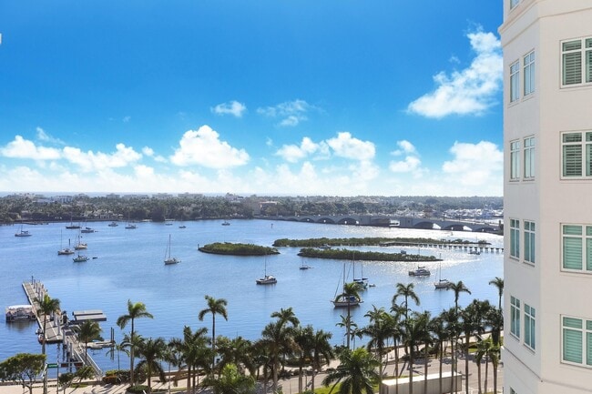 Building Photo - 255 Evernia St