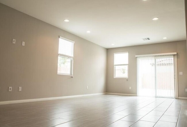 Building Photo - COMING SOON Beautiful 4 bedroom SW Area Ho...