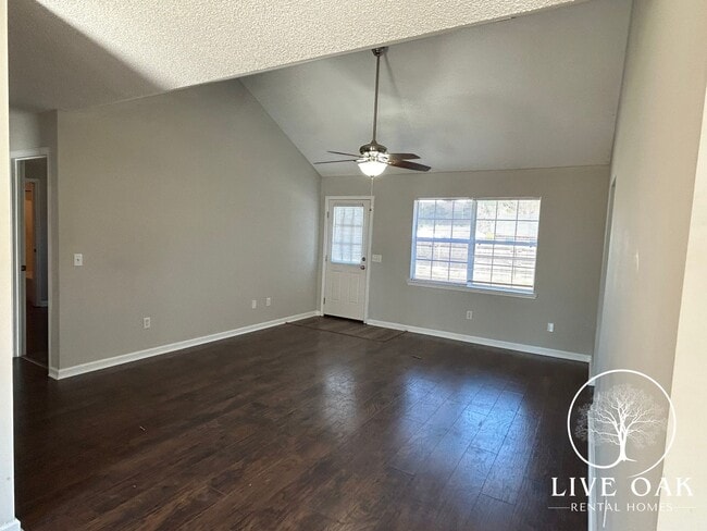 Building Photo - 135 Kenny Dr