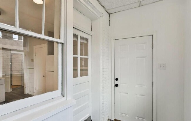 Building Photo - 7125 Dartmouth Ave