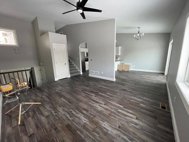 Building Photo - 18448 English Ave