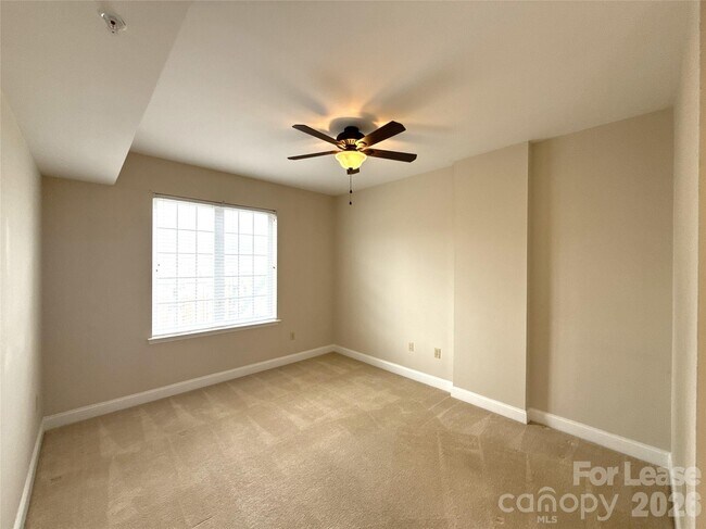 Building Photo - 300 W 5th St