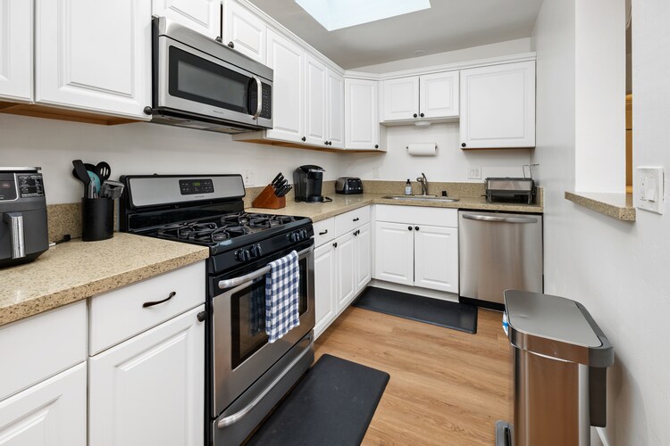 Building Photo - 4725 Santa Cruz Ave
