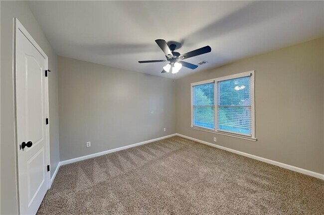 Building Photo - 3174 Vickery Dr NE