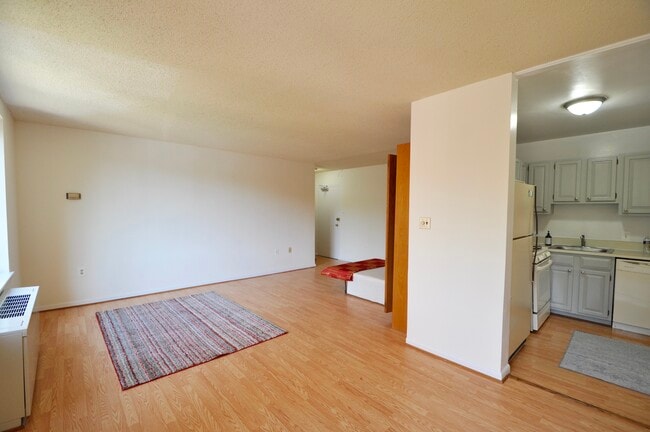 Large Studio - 3000 Spout Run Pkwy